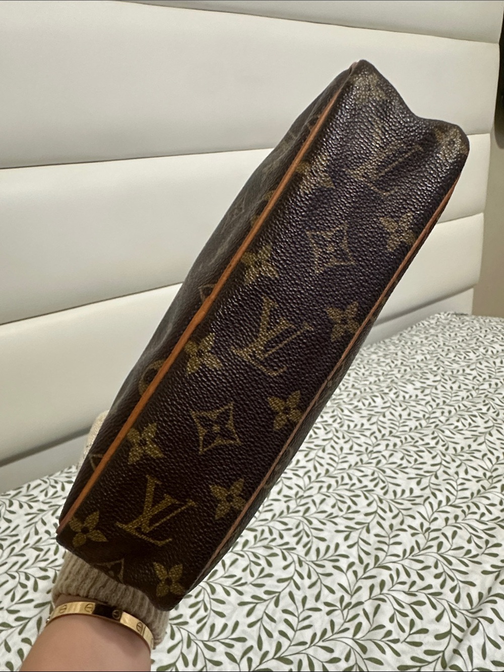 Louis Vuitton Monogram Toiletry Pouch - Picture 6 of 14